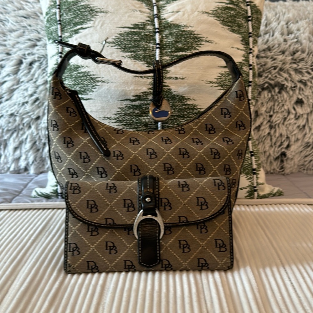 CLASSIC DOONEY & BOURKE Vintage Monogram Hobo Bag Excellent Condition! - Picture 7 of 10